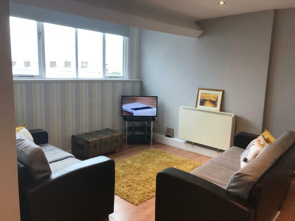 Apartment 5, Cornerhouse Apartments Ландъндо Екстериор снимка